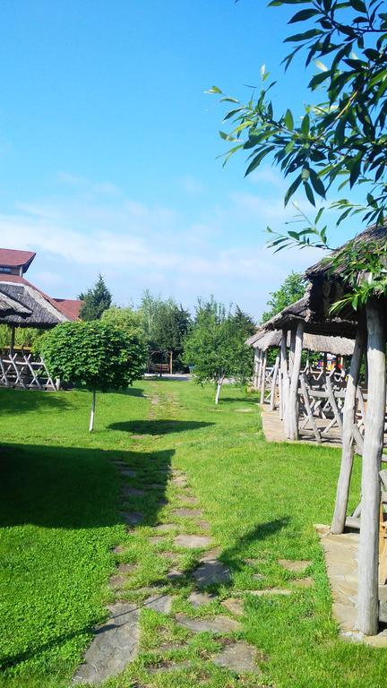 ホテルPanska Hata Nyzhnya Khortytsya エクステリア 写真